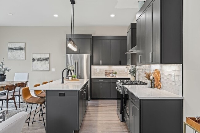 Building Photo - 1307 Shannon Ln Unit 81