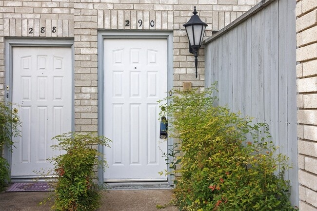 Photo - 290 Wilcrest Dr Unit 290