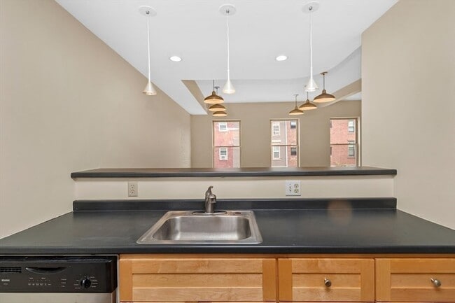 Photo - 296 Meridian St Unit 2