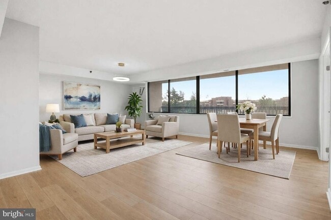 Photo - 3713 S George Mason Dr Unit 316