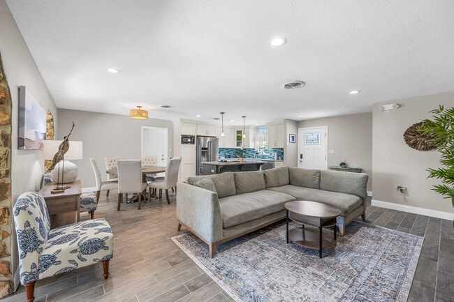 Photo - 128 Martin St Unit ID1250956P