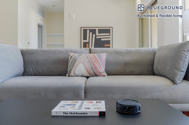 Photo - 1501 W Howard Ln Unit FL5-ID356