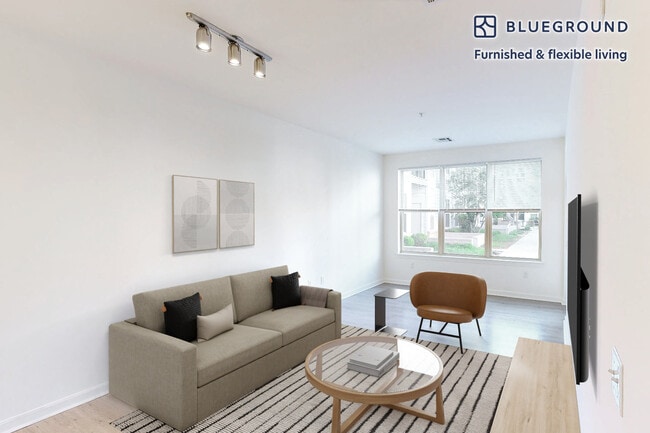 Building Photo - 333 Great River Rd Unit FL2-ID5349A