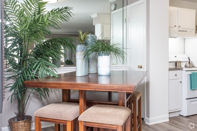 1 Br, Dining Room - Riveraine Apartments