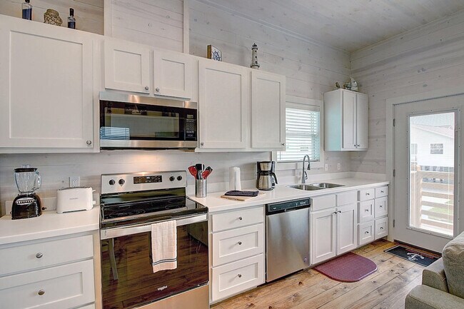 Photo - 1924 Eleventh Street-SI ID1023237P Unit SI ID1023237P