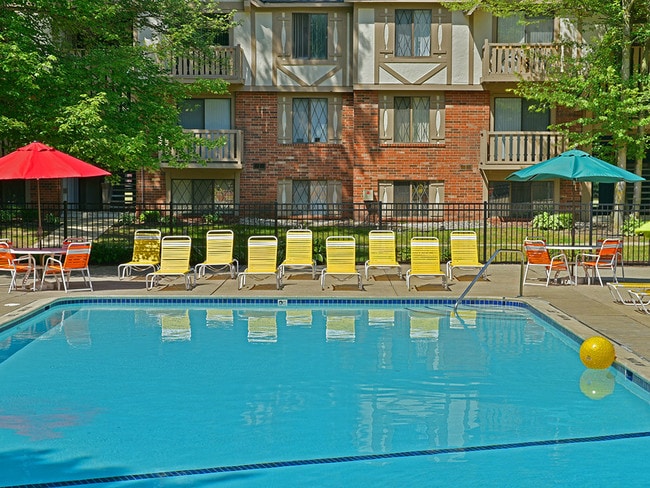 Pool - Woodland Place Apartments