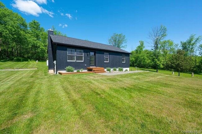 Building Photo - 18 Burnt Meadows Rd