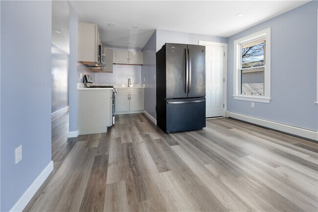 Photo - 167 Baxter St