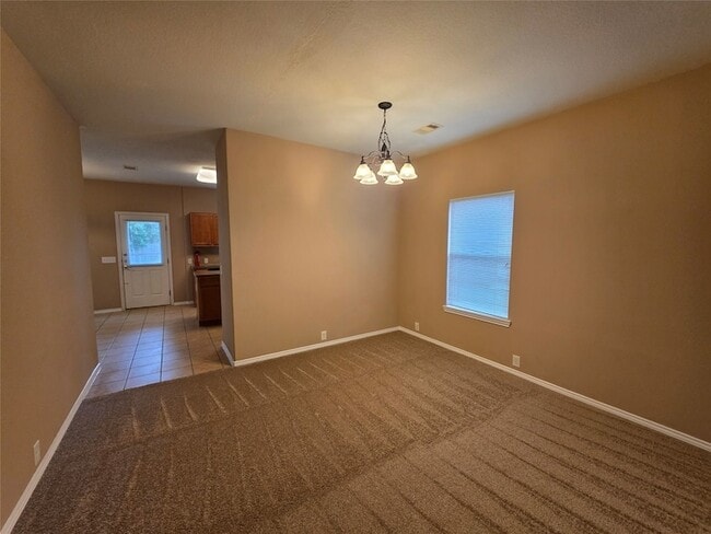 Photo - 915 Butterfly Ln