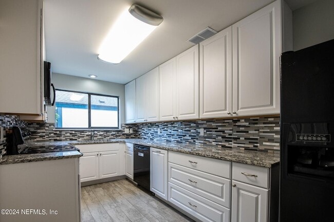Photo - 11448 Sugar Maple Pl S