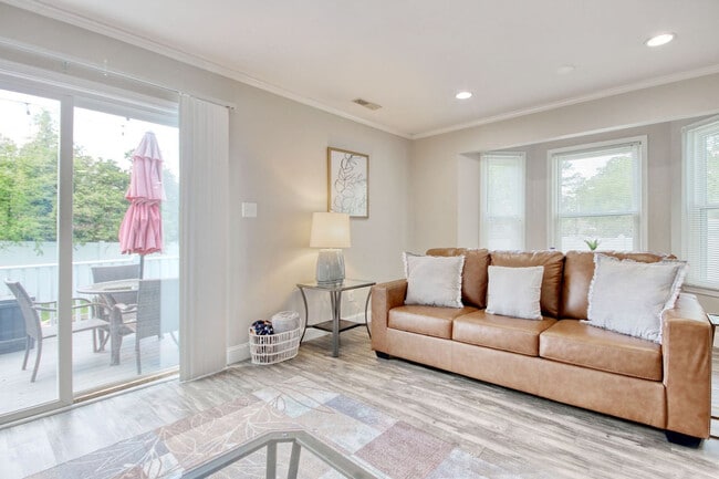 Photo - 1563 Elizabeth Rd Unit ID1356515P