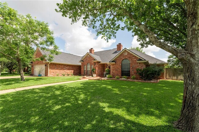 Photo - 2905 Aztec Ct
