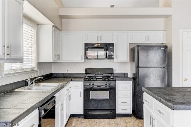 Photo - 5032 Drummond Rd