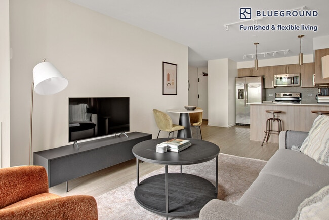 Photo - 903 S Ashland Ave Unit FL3-ID720