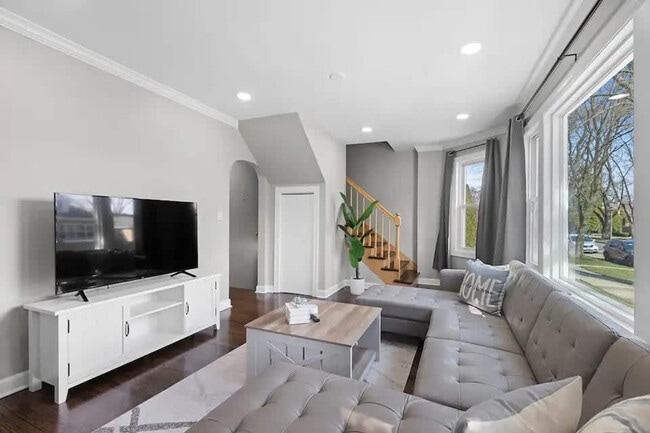 Building Photo - 6028 Crain St Unit ID1237890P