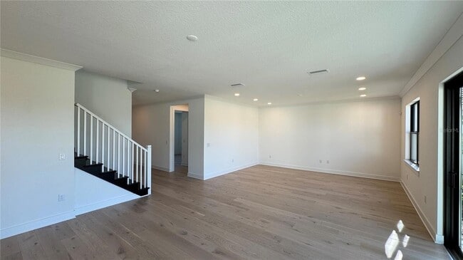 Photo - 18515 Midsummer Pl