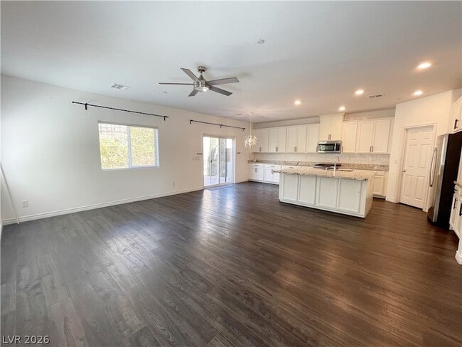 Photo - 7035 Denio Island St