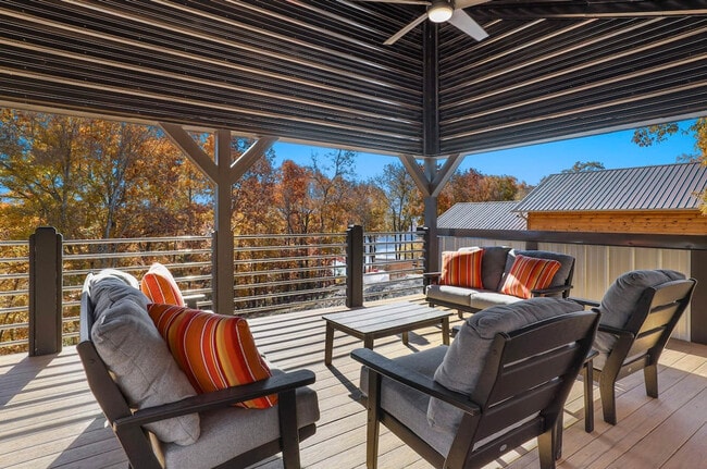 Photo - 85 Center Rd Unit ID1221900P