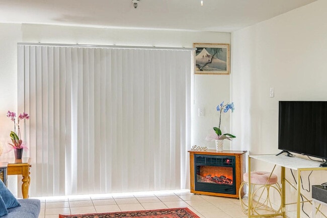 Photo - 4730 Noyes St Unit SI ID1307735P