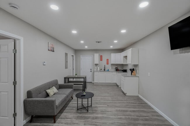 Photo - 2306 E Houston St Unit ID1335131P