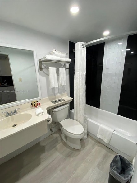 Photo - 19201 Collins Ave Unit 522