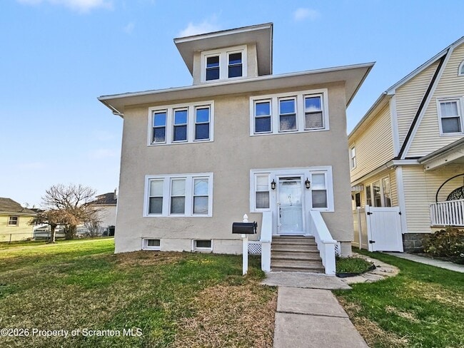 Building Photo - 852 N Rebecca Ave Unit 2nd fl