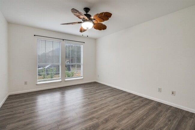 Photo - 5904 Mariposa Dr