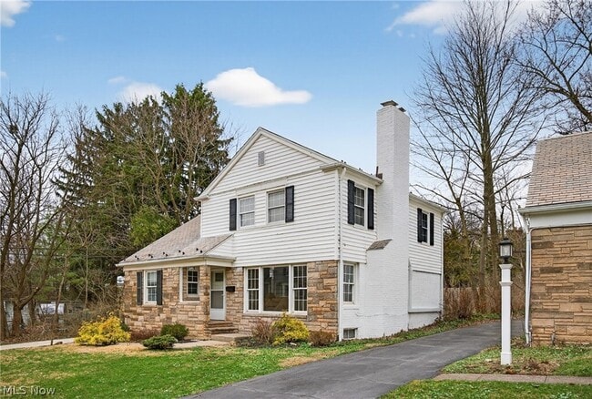 Photo - 20945 Halworth Rd