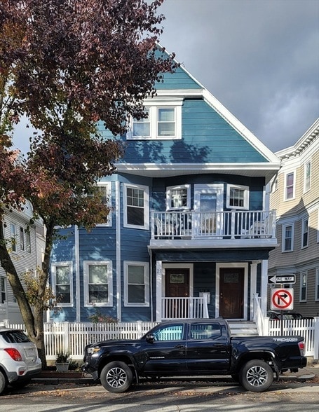 Building Photo - 21 Edison Green Unit 2