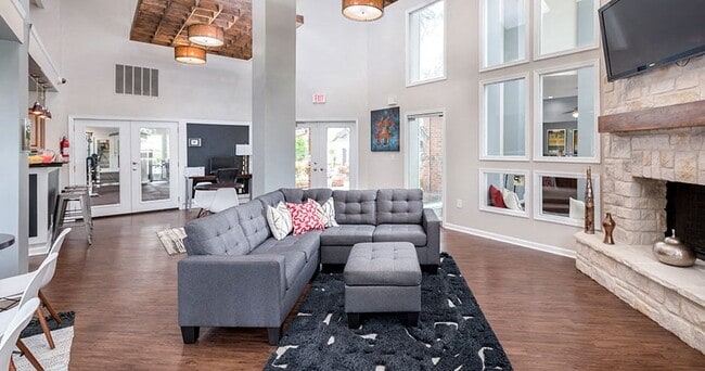 Photo - Broadmoor Apartments