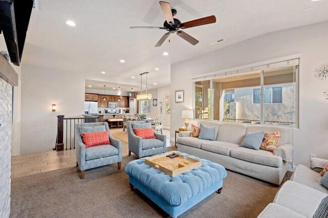 Building Photo - 3800 Paradise Vlg Dr Unit ID1266189P