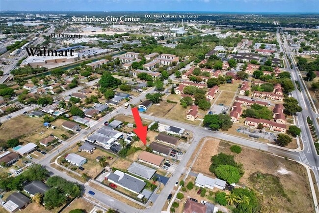 Building Photo - 11467 SW 215th St Unit 11467