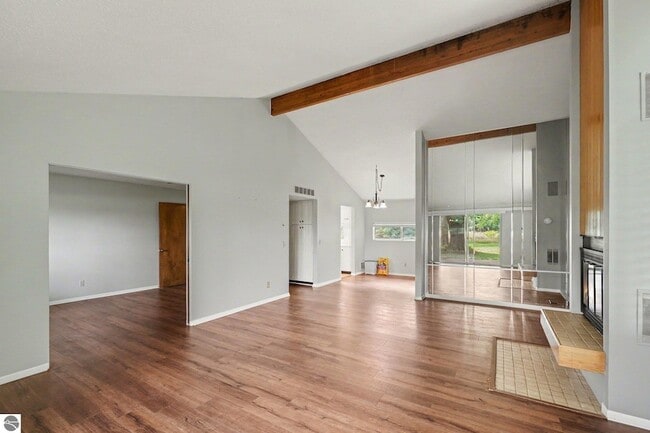 Photo - 981 Meadowbrook Dr