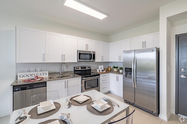 Interior Photo - Solena West Miami