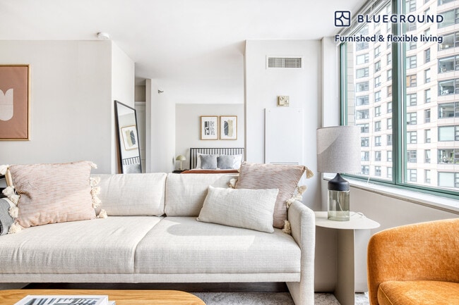 Photo - 420 E Ohio St Unit FL15-ID584