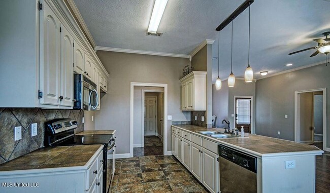 Photo - 121 Millhouse Drive