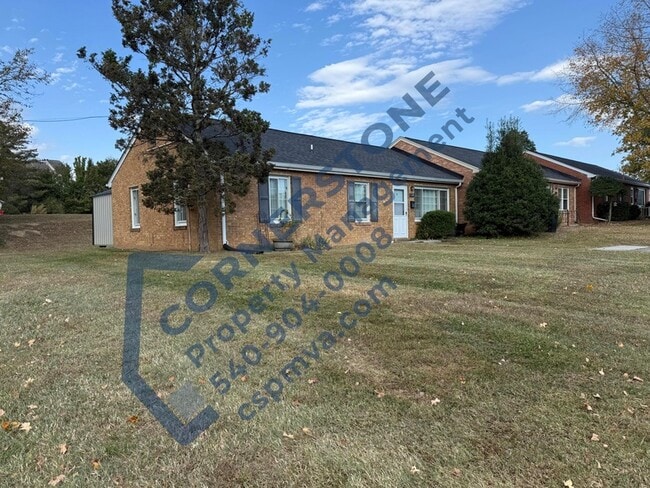 Building Photo - 1105 Lakeview Pl