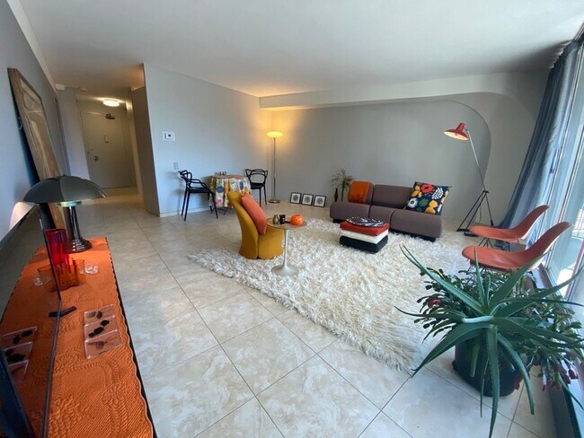 Photo - 300 N State St Unit 2834