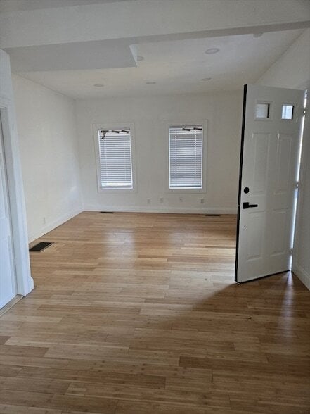 Building Photo - 137 Clapp St