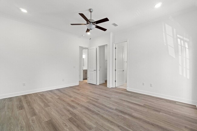 Building Photo - 212 Kara Lake Dr