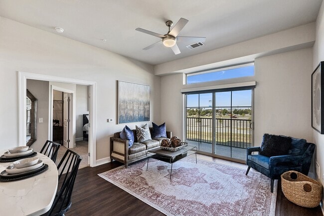 Photo - Waterford Market Apartments