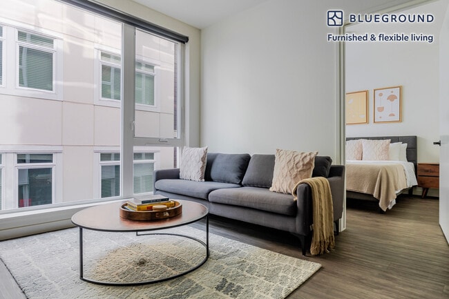 Building Photo - 10050 NE 10th St Unit FL4-ID902