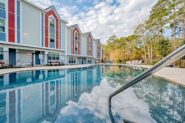 Building Photo - 3730 Boettcher Dr Unit 1203