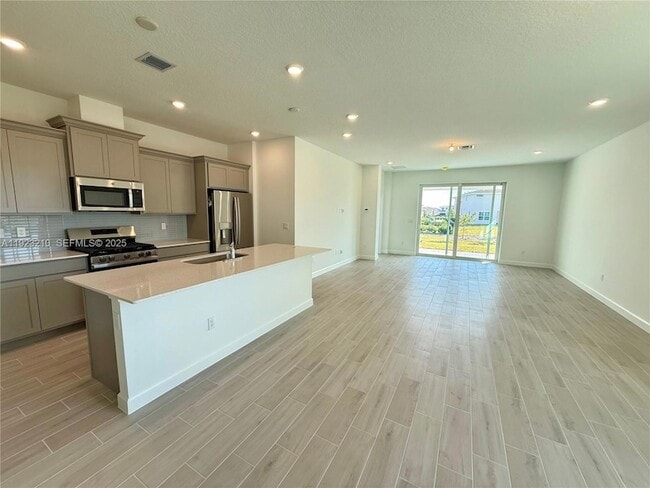 Photo - 19600 Whispering Crk Rd