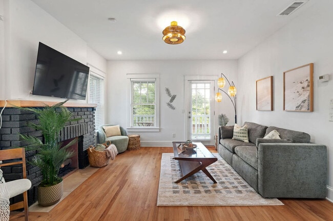 Building Photo - 211 Arpieka Ave Unit ID1285567P