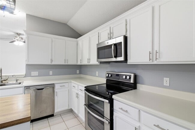 Photo - 120 Mule Deer Ct