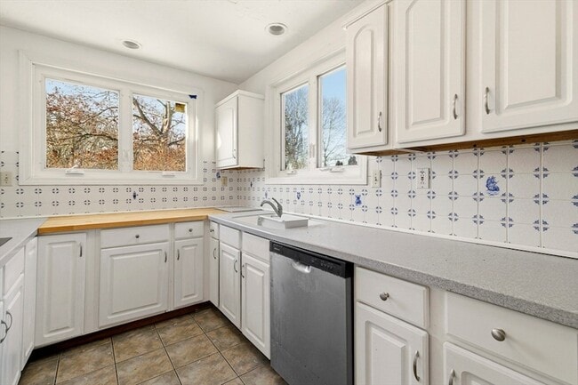 Photo - 29 Williston Rd