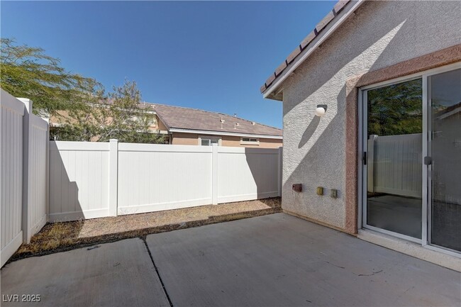 Photo - 10403 Madagascar Palm St