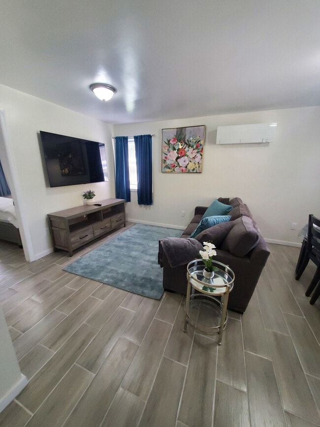 Photo - 541 S 9th Ave Unit SI ID1497911P