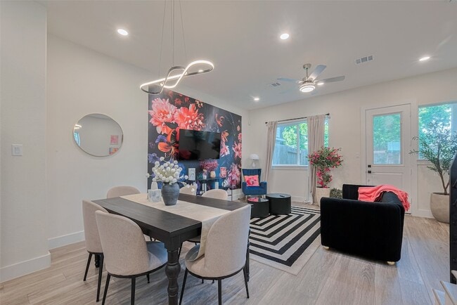 Photo - 2909 Nagle St